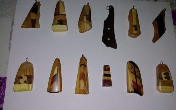 Colgantes madera 25 €