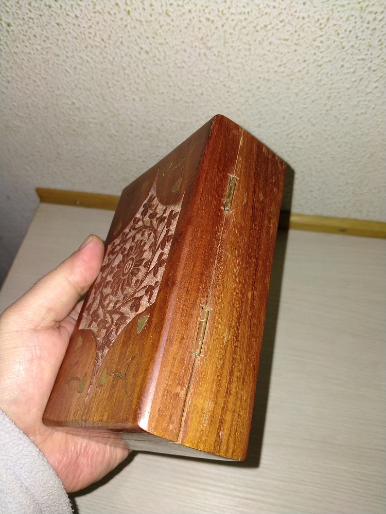 pequeña cajita de madera 5 €