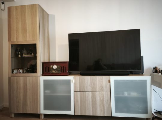 Mueble salón madera y cristal 300x40x202cm-vitrina